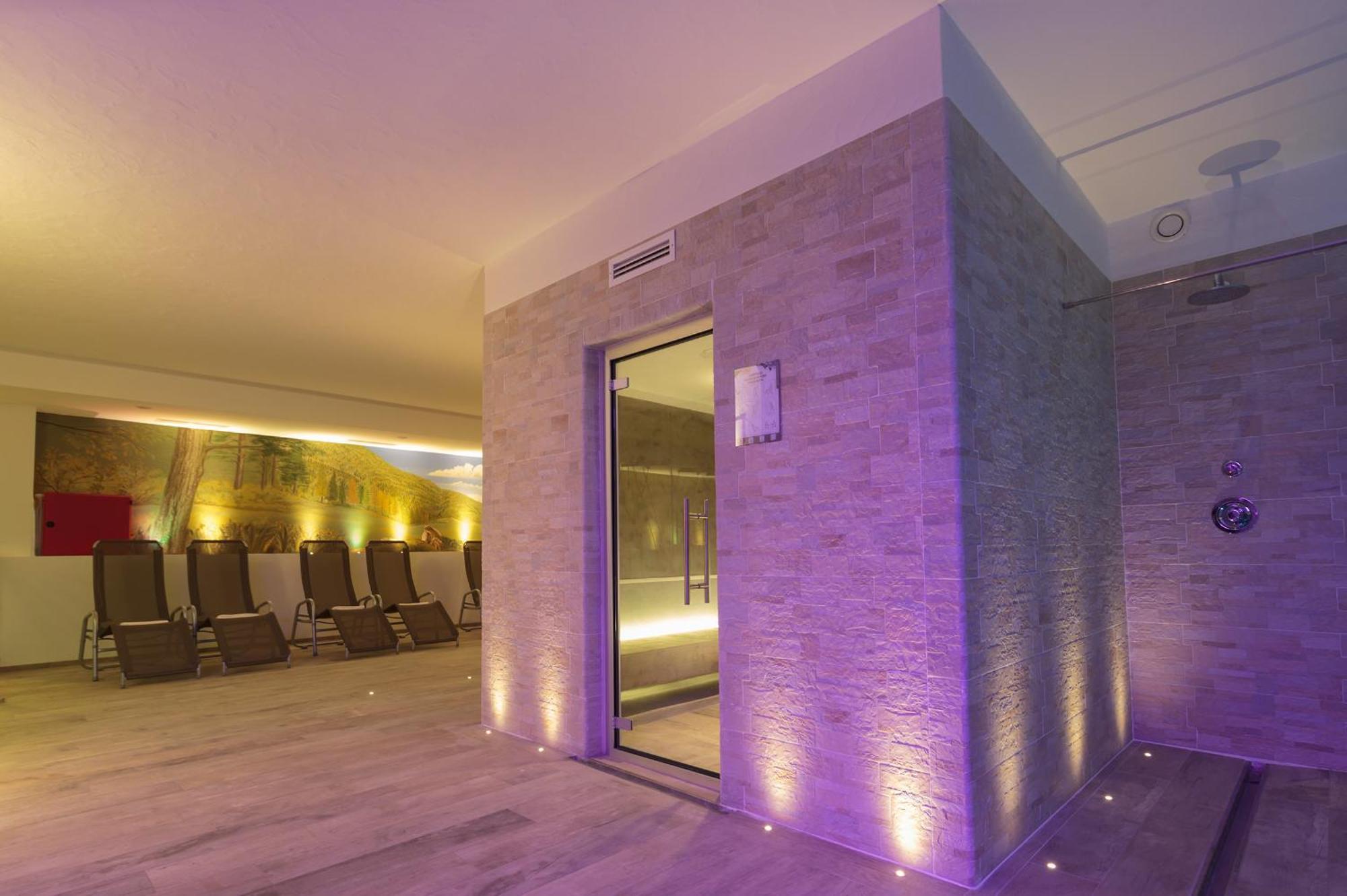 Residence Hotel Santa Maria Piscina E Wellness Peio Fonti Dış mekan fotoğraf